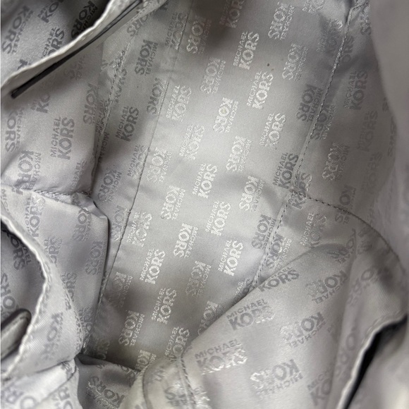 Michael Kors Florence Leather Crossbody Handbag - Picture 3 of 5